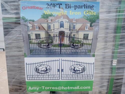 Unused Greatbear 20ft Iron Gate with ''DEER '' Artwork in the Middle Gate Frame