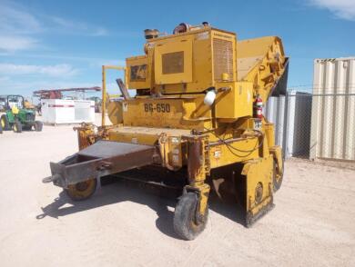 Cat BG-650 Windrow Elevator