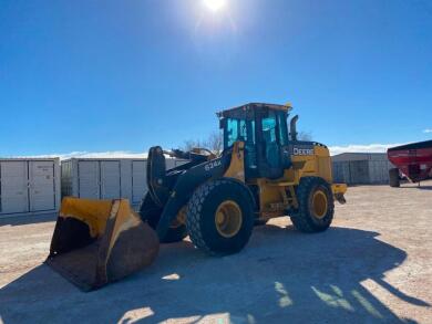 2014 John Deere 624K Loader