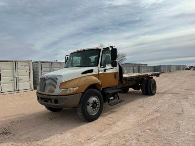 2004 International 4200 Flatbed Truck