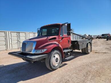 2004 International 4300 Roustabout Truck