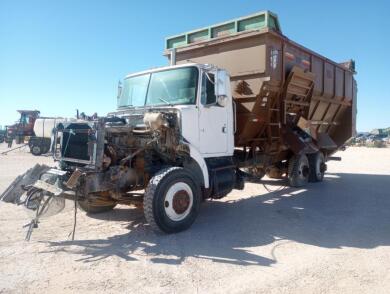 1996 Volvo WG Feed Truck