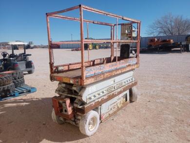 Sky Jack 3220 Scissor Lift