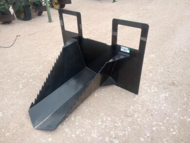 Unused 40'' Skid Steer Spade Bucket