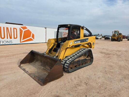 John Deere CT332 Skid Steer