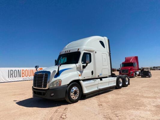 2010 Freightliner Cascadia Truck Tractor