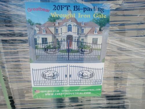 Unused Greatbear 20ft Iron Gate with ''DEER '' Artwork in the Middle Gate Frame