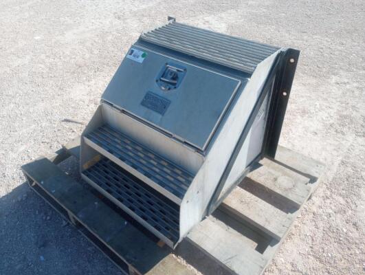 Merritt Saddle Box