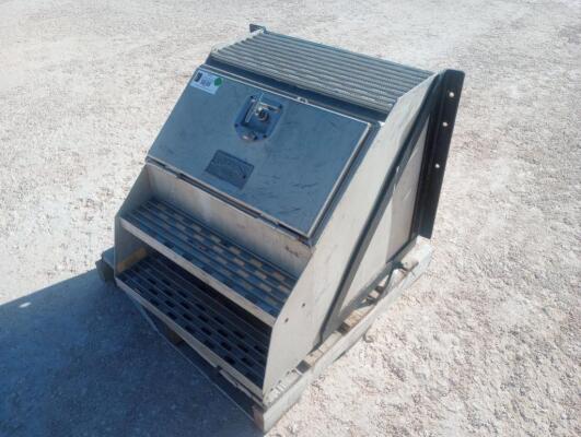 Merritt Saddle Box