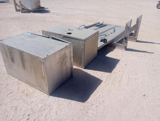 Merritt Headache Rack/(2) Trauck Toolbox