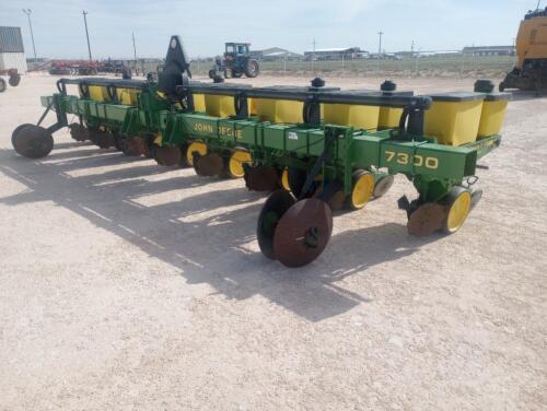 John Deere 7300 Planter