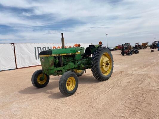 John Deere 2640 Tractor