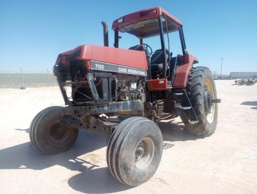 Case International 7130 Tractor