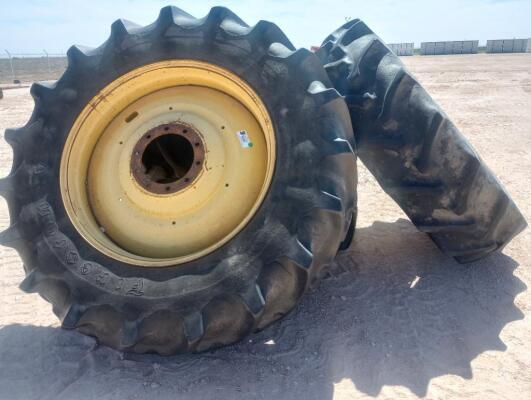 Set of John Deere Wheels and Duals w/Tires 20.8R42