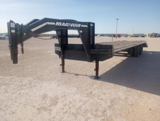 2009 Magnum 29Ft Gooseneck Trailer