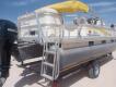 Sun Tracker Pontoon - 26
