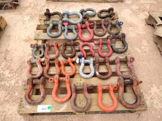 Pallet of Misc Sizes Screw Pin Shackles