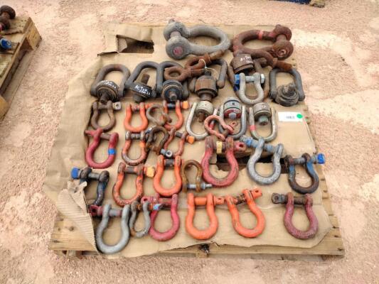 Pallet of Misc Sizes Screw Pin Shackles