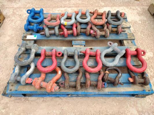 Pallet of Misc Sizes Screw Pin Shackles
