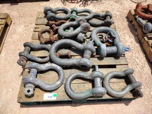 Pallet of Misc Sizes Screw Pin Shackles