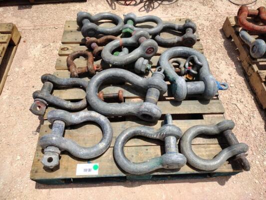 Pallet of Misc Sizes Screw Pin Shackles