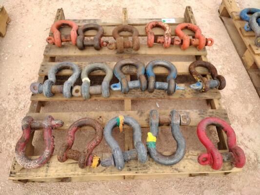 Pallet of Misc Sizes Screw Pin Shackles