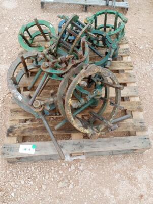 (9) Line Up Pipe Clamps