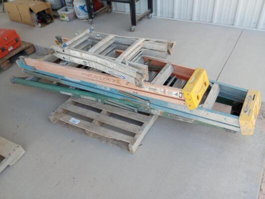 (4) Step Ladders