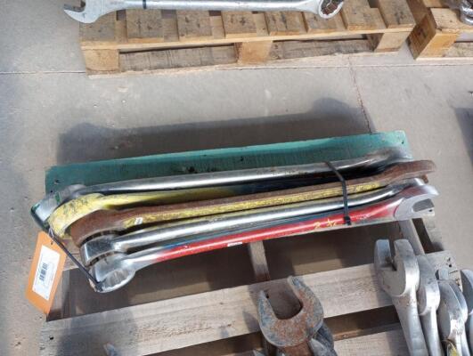 (5) Wrenches Various Sizes From 2 1/16" - 2 15/16"