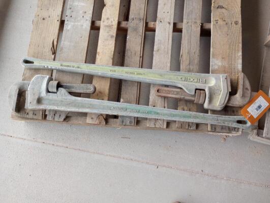 (2) Pipe Wrenches