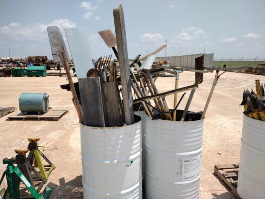 Pallet of Misc Floor Squeegees, Concrete Trowels