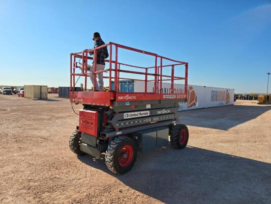 Sky Jack SJ7127 RT Scissor Lift