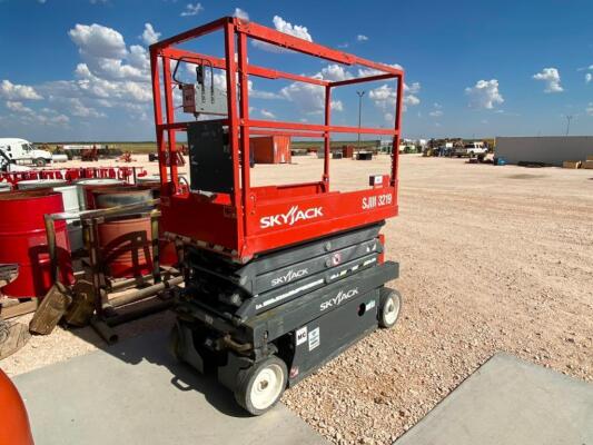 Sky Jack SJIII 3219 Scissor Lift