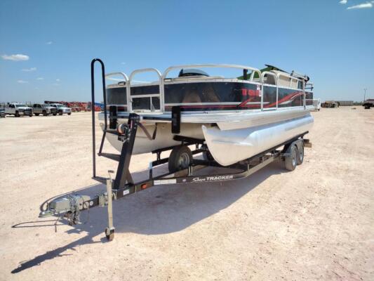 Cat Tracker Pontoon, Trailer
