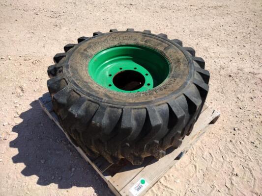 (1) Wheel w/Tire 385/65 D 19.5