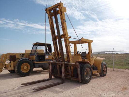 Hyster H200 Forklift