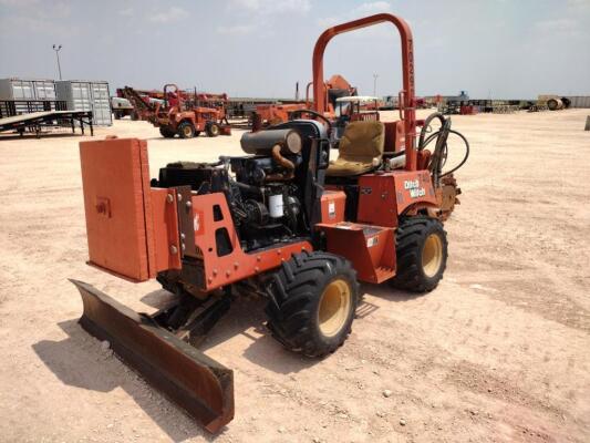 2004 Ditch Witch RT40 Trencher