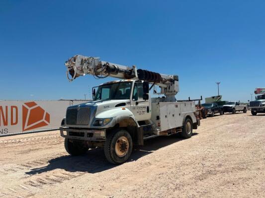 2007 International 7300 Digger Derrick Truck