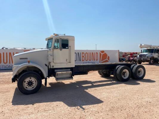 1999 Kenworth W900B Cab & Chassis