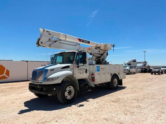 2013 International DuraStar 4400 Bucket Truck