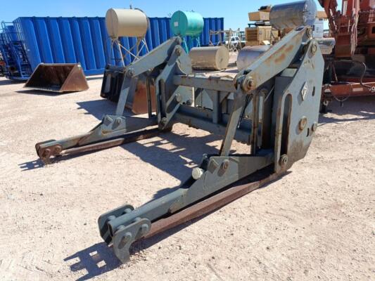 Cat 928 Pipe Grapple Forks Attachment