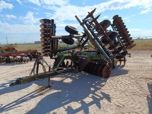 24Ft John Deere 630 Disc
