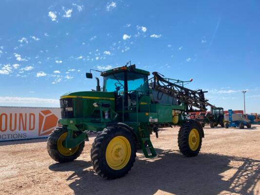 John Deere 4700 Sprayer