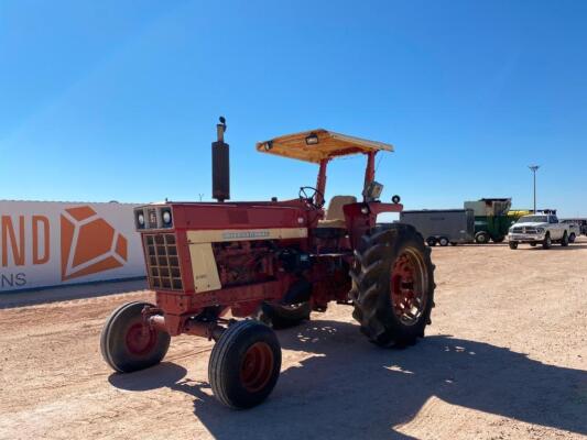 1974 International Hydro 100 Tractor
