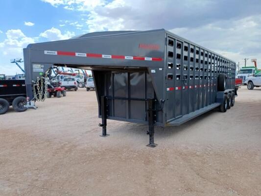 Unused Maxxim Rubber Floor Goseneck Livestock Trailer