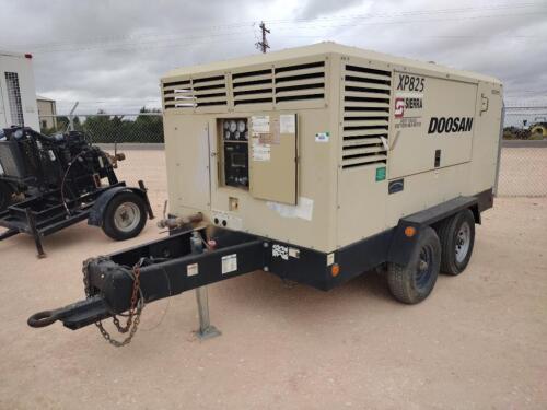 Doosan XP825 Portable Air Compressor ( Runs and Produces )