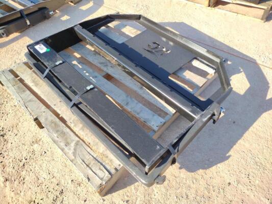 Unused 45'' Skid Steer Fork Frame V2 w/42'' Forks