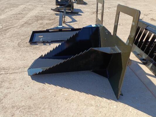 Unused 40'' Skid Steer Spade Bucket