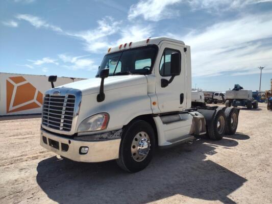 2012 Freightliner Cascadia Truck Tractor