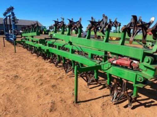 Phares & Wilkins 16 Row Sand Fighter, 40'' Spacing